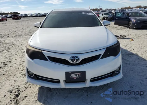 2012 Toyota Camry Base z USA, uszkodzony, nr VIN 4T1BF1FK6CU526499